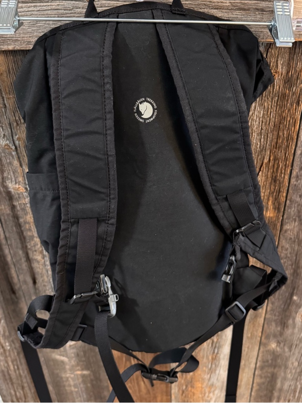 Fjällräven High Coast 18 Backpack Black Lightweight Hiking Travel Bag - Picture 7 of 7